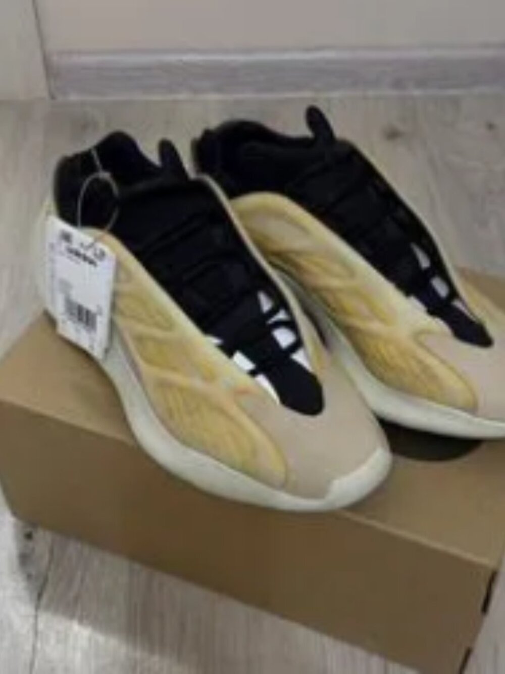 Adidas Yeezy Boost 700 V3 Azael Sneakers